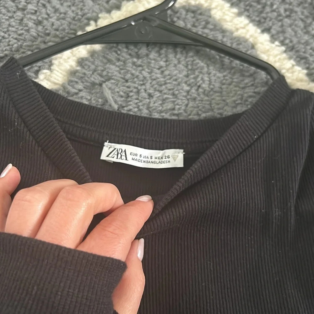Zara Ribbed Cropped Flutter Tank - Picture 3 of 3